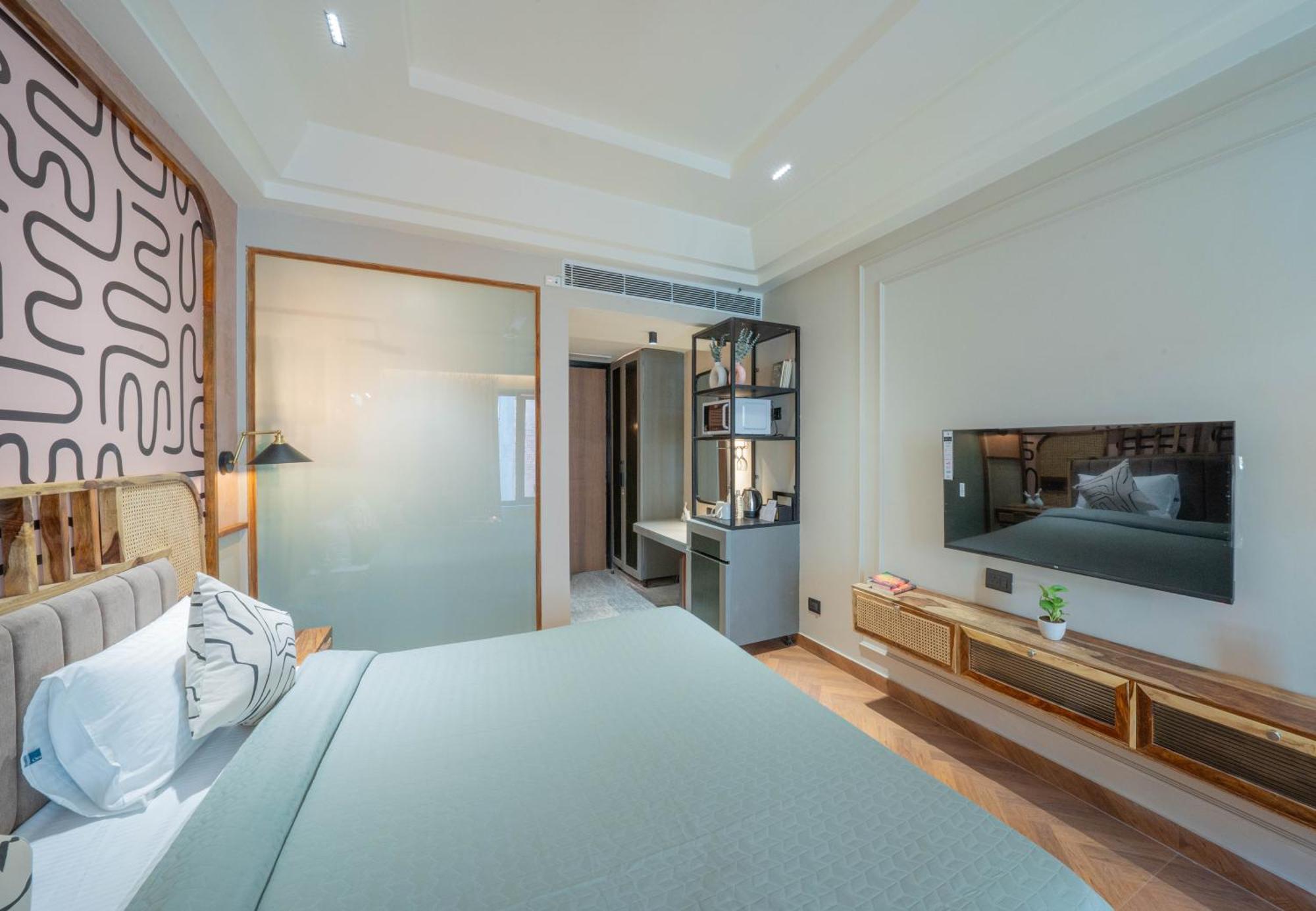 Boutique Hotel By One Tree 구르가온 외부 사진