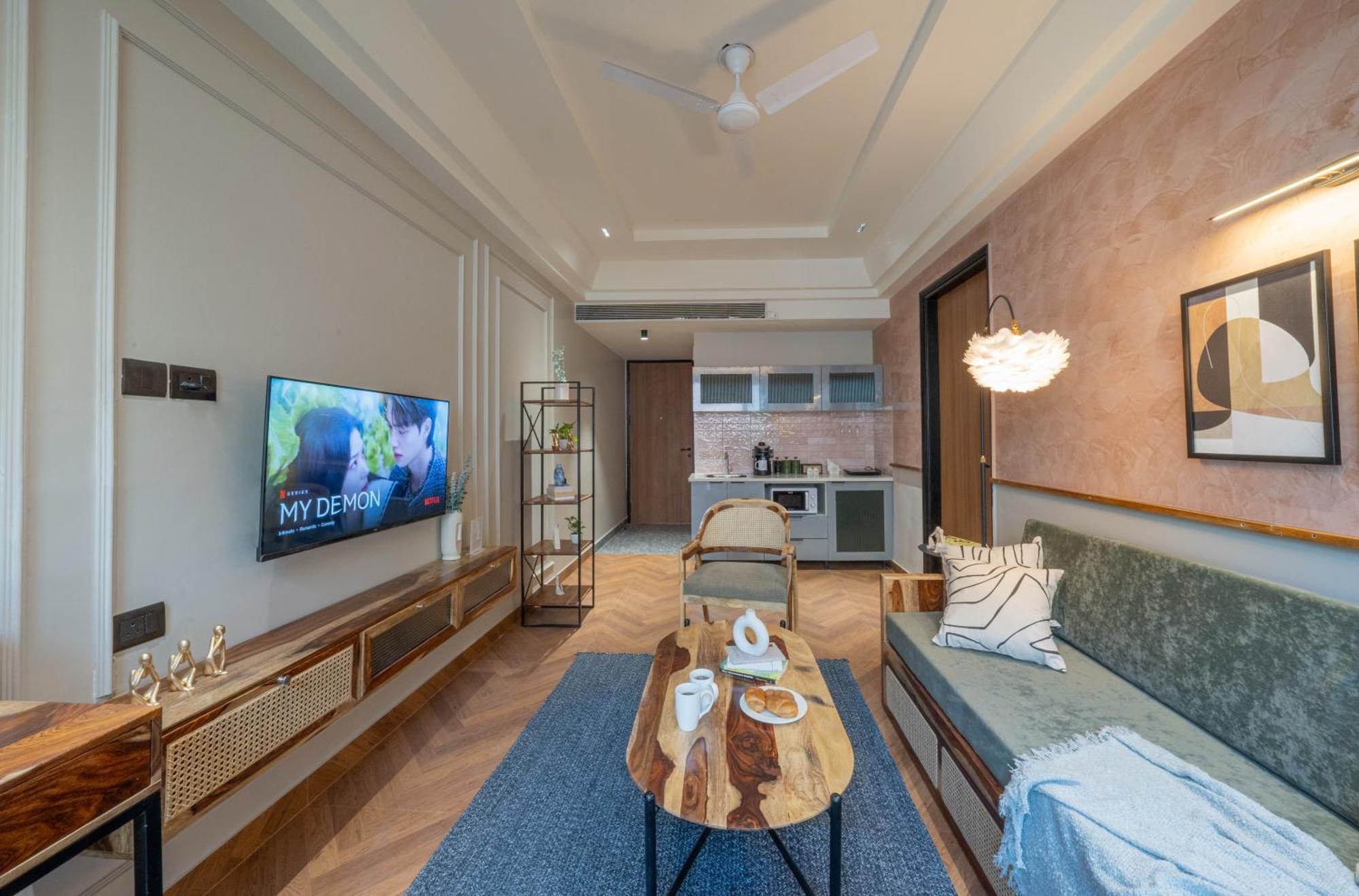 Boutique Hotel By One Tree 구르가온 외부 사진