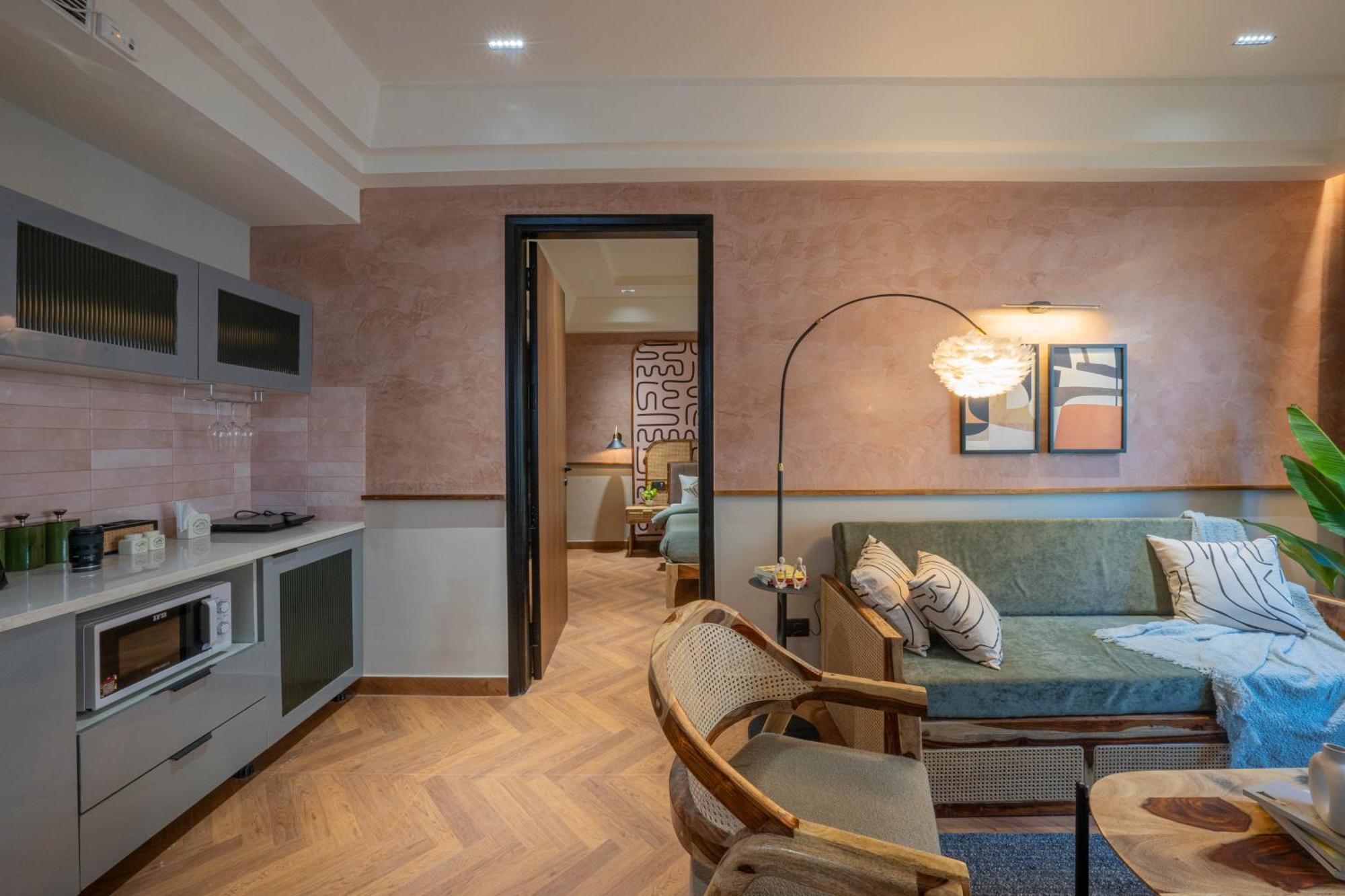 Boutique Hotel By One Tree 구르가온 외부 사진